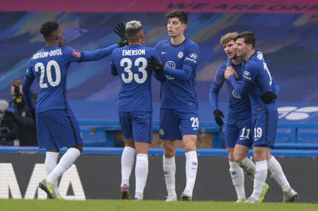 阿门空砍31+13！德罗赞KD同迎里程碑，火箭探花被放空，该打替补