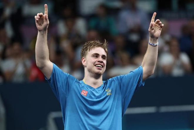 行头球训练 行头球训练