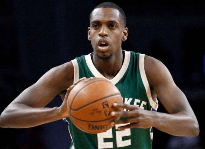 当他在防守 当他在防守