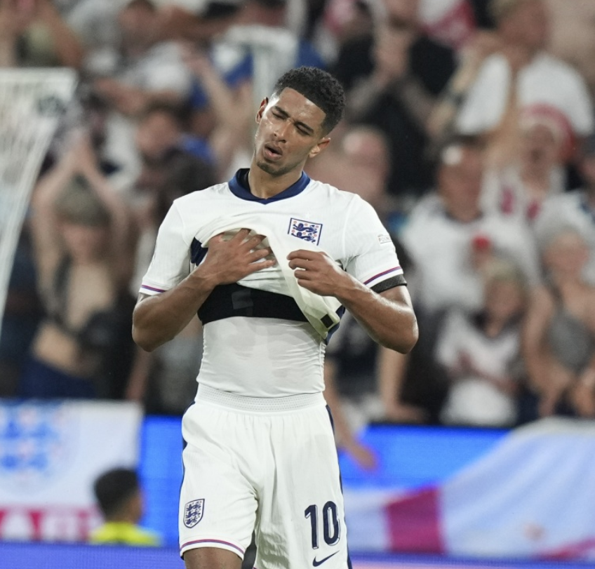 的锋线球员 的锋线球员